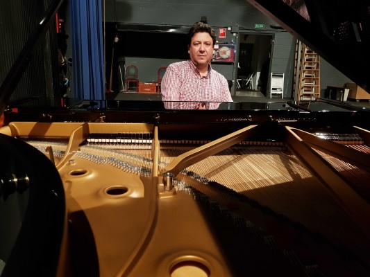 Jesús Gómez lanza la primera integral de piano de Pedro Iturralde