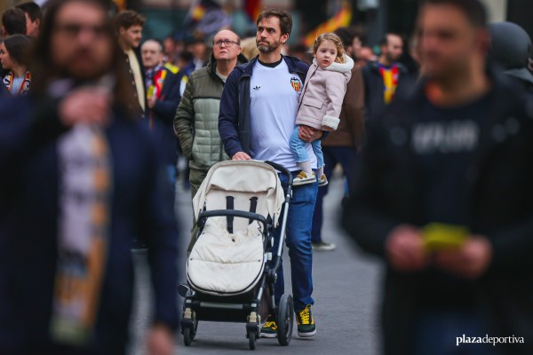 La manifestación del 2 de marzo contra la gestión de Peter Lim, en imágenes (Fotos: Carla Cortés)