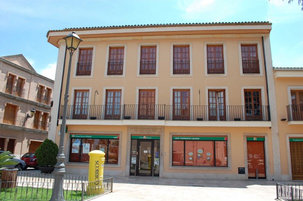 Los socios de la caja rural valenciana Caixa Albalat aprueban en la asamblea fusionarse con Cajamar