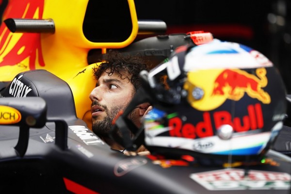 Ricciardo niega que tenga un acuerdo con Ferrari para el próximo año