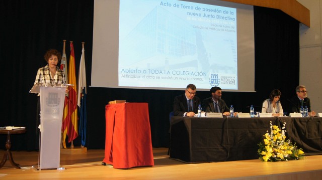 La nueva presidenta de los médicos quiere combatir el intrusismo y las pseudociencias