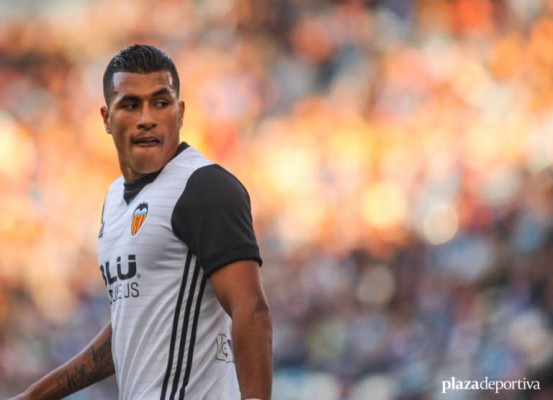 Rodrigo, Mina y Murillo jugarán ante el Eibar con cuatro amonestaciones