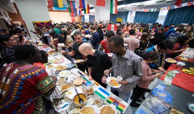 Torrebaja prepara un encuentro intercultural con degustaciones o talleres de grafía árabe  
