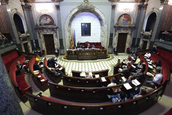 València dedicará su superávit a pagar deudas, más autobuses y el nuevo rastro