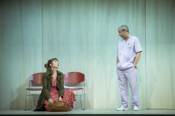 ¿Es posible adormecer los sentimientos? La obra teatral 'E.V.A.' lo averigua en La Rambleta