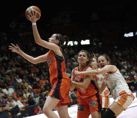 Valencia Basket se pasea y luchará por la plaza en la Liga Dia contra el Celta (44-76) 