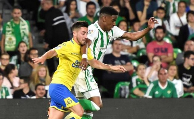 Nacho Gil, titular en el empate de Las Palmas