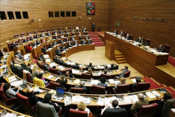 El Consell hará una ley de áreas empresariales y un mapa de suelo industrial