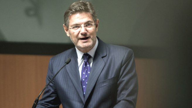 Las asociaciones de jueces y fiscales piden la dimisión del ministro Rafael Catalá 