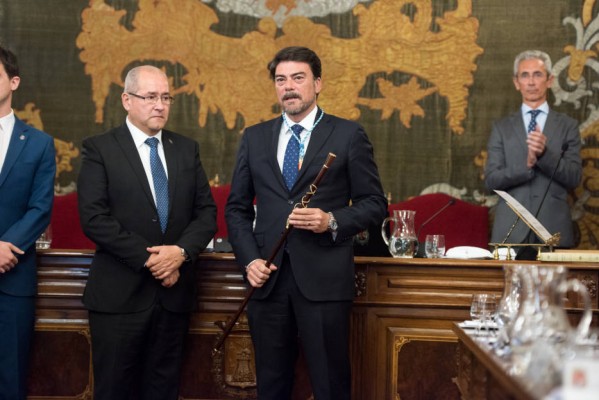 Barcala apuesta por la continuidad en el 'segundo escalón': los relevos ralentizarían la gestión 