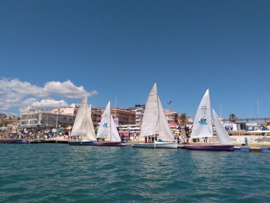 5.000 personas y 52 centros deportivos participan en toda la Comunitat en la jornada de puertas abiertas 'Abrimos el mar 2018'