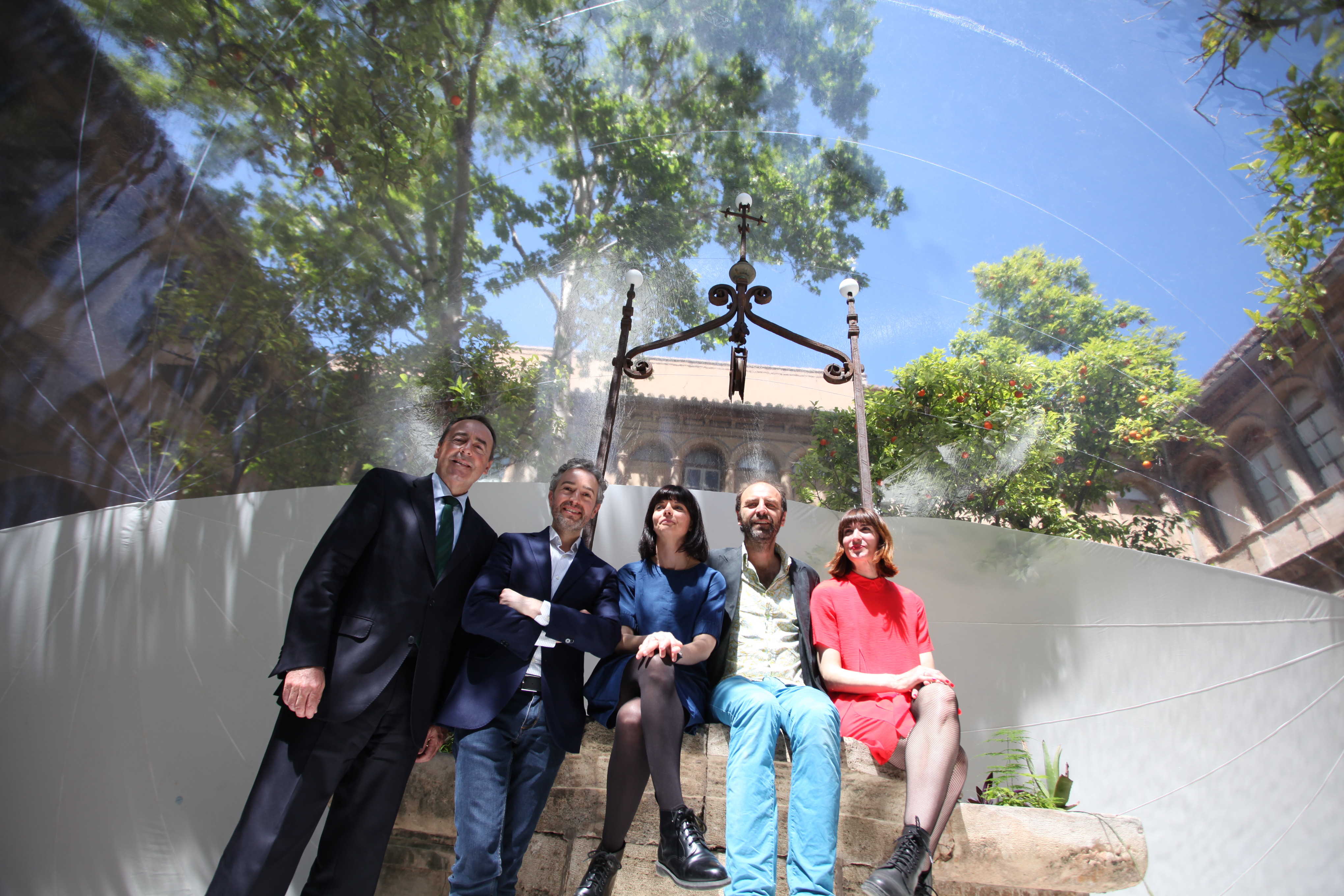 El Festival 10 sentidos abre su programación a través de una burbuja gigante con intervenciones artísticas