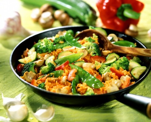 Los expertos recomiendan más verduras en las cenas y más pescado a los jóvenes
