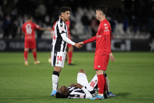 Así se vivió en Castalia el partido entre el CD Castellón y el Alcoyano. (Fotos: Carme Ripollès)