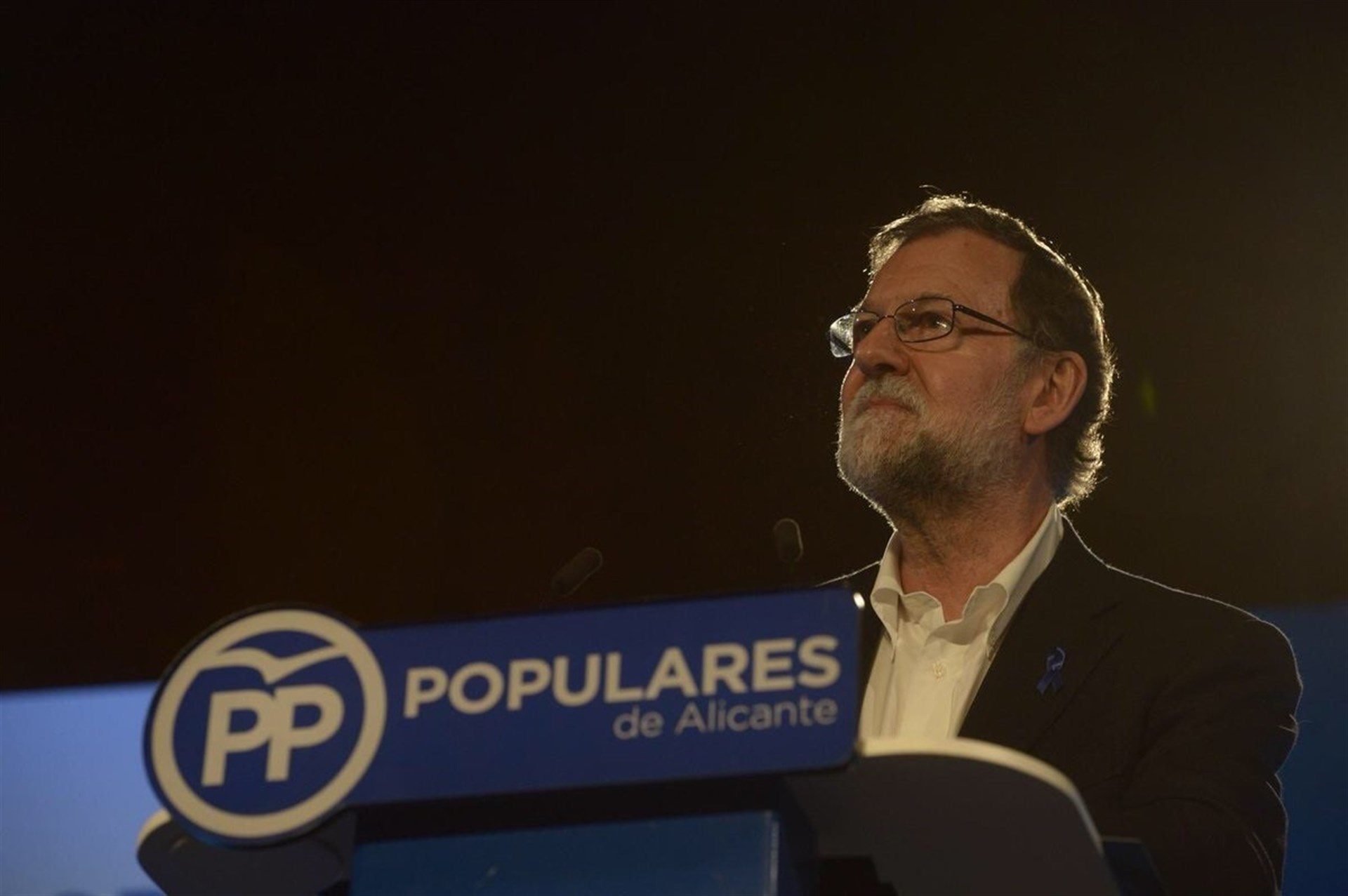 Rajoy avisa de que recurrirá la ley de plurilingüismo del Consell si no respeta libertad de los padres