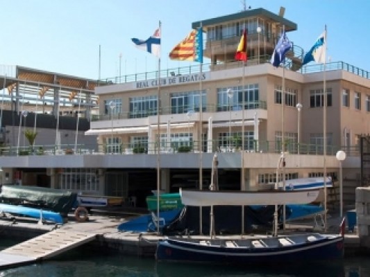 El Real Club Regatas de Alicante, primero en ser bien de utilidad pública

