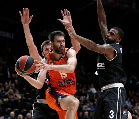 San Emeterio regresa con el grupo más de un mes después y Vives completa parte del entrenamiento