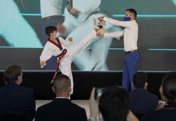 Las mejores imágenes de la presentación de la candidatura de València como sede de los Gay Games 2026 (Fotos: Eduardo Manzana)