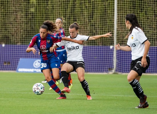 Las mejores imágenes del derbi femenino Levante-Valencia (FOTOS: EDUARDO MANZANA)