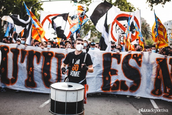 Las mejores imágenes de la manifestación por la libertad del Valencia CF (Fotos: Carla Cortés)