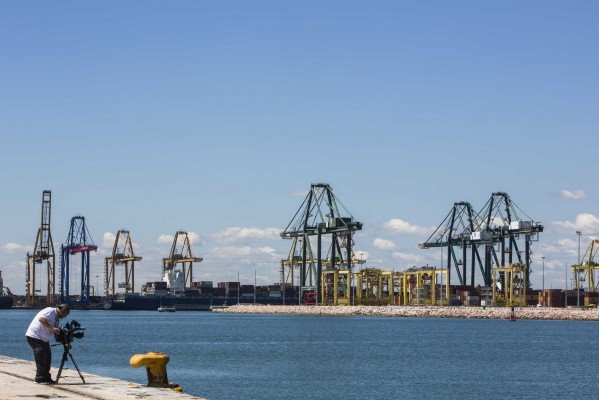 Los estibadores avisan de la convocatoria de huelga como medida de presión la Gobierno