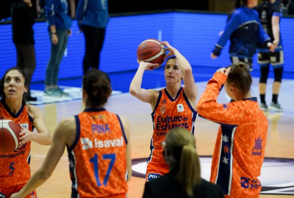 Copa de la Reina: Las mejores imágenes del Valencia Basket-IDK (Fotos: EDUARDO MANZANA)