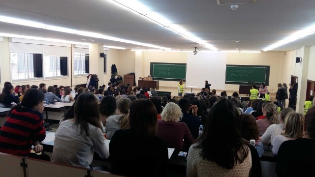 Más del 50% de las enfermeras aseguran que no necesitan un máster para realizar su trabajo