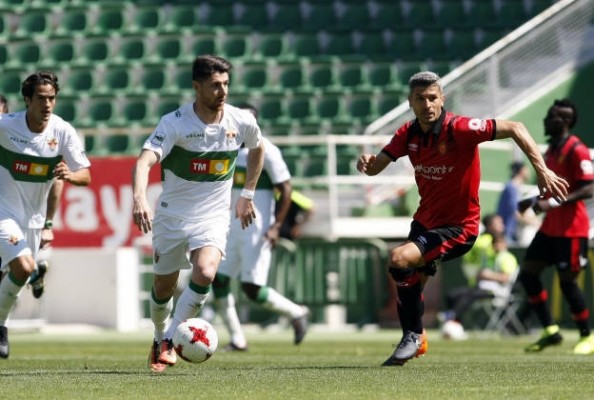 El Elche defiende la segunda plaza ante un Olot necesitado