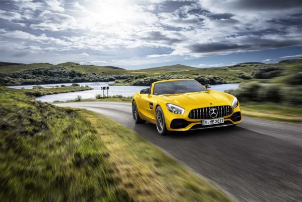 Mercedes-AMG lanza el nuevo GT S descapotable, con hasta 522 caballos
