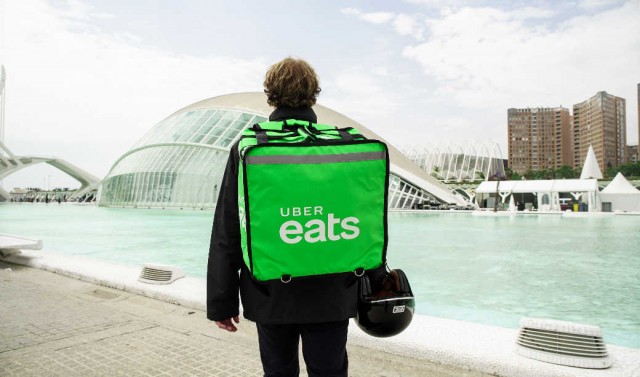 Uber vuelve a aterrizar en València con su 'app' de comida a domicilio