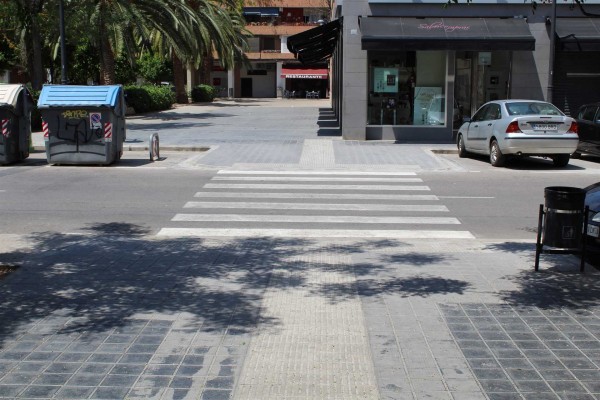 El Ayuntamiento mejora la accesibilidad en el anillo peatonal de Patraix y Tres Forques