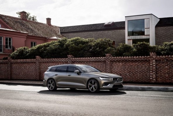 Volvo empieza a eliminar las motorizaciones diésel en su nueva gama
