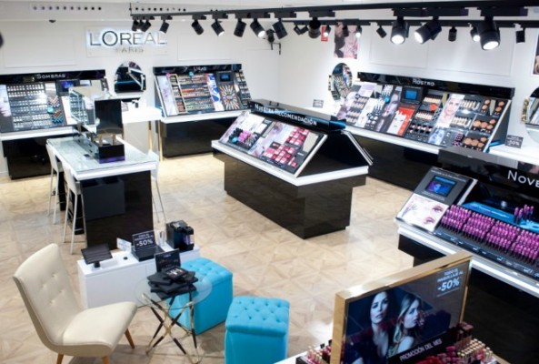 L'Oreal sale a pie de calle en Valencia 