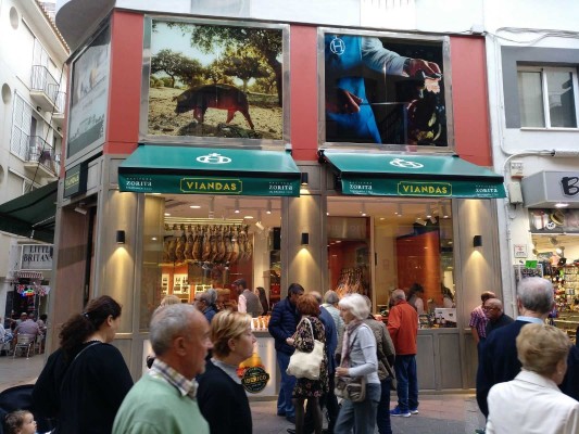 El jamón de Salamanca aterriza en Benidorm de la mano de Viandas