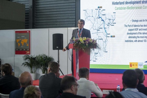 Valenciaport explica sus potencialidades para acceder al mercado europeo a las navieras chinas