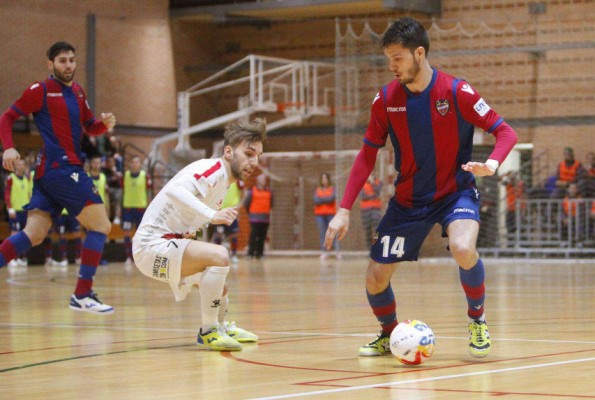 El Levante FS renueva por dos temporadas a Javi Sena