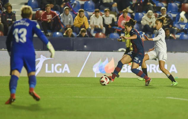 Las mejores imágenes del derbi femenino Levante-Valencia (Fotos: Eduardo Manzana)