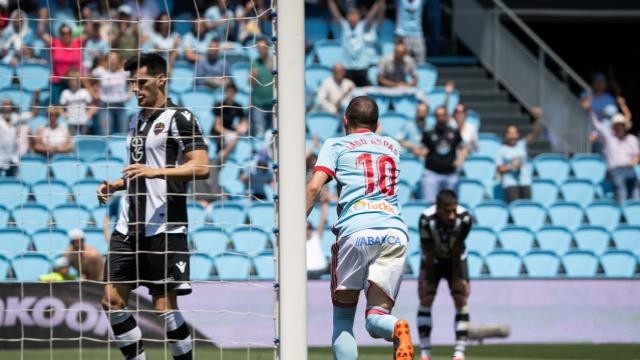 Aspas y Maxi evitan la última sonrisa del Levante de Paco López