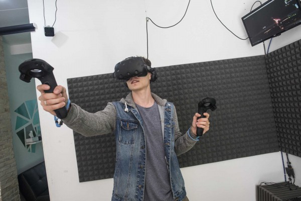 Els hereus dels recreatius prenen el carrer: centres d’oci virtual
