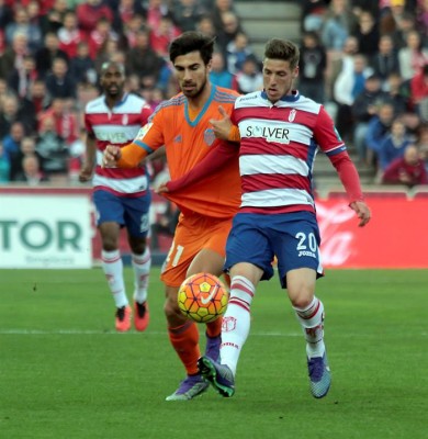 El Valencia CF sufre en Los Cármenes para conseguir su segundo triunfo seguido