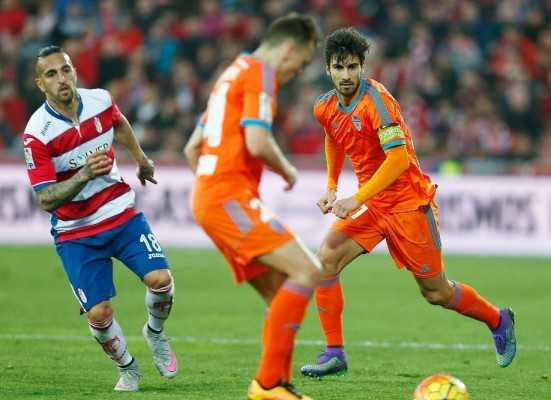 La victoria del Valencia en Granada supone un paso de gigante para el equipo de Gary Neville