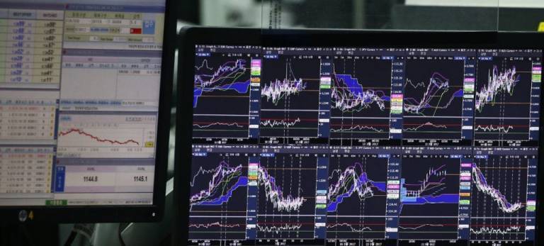 El Ibex 35 salvó al cierre la barrera psicológica de los 10.000 puntos