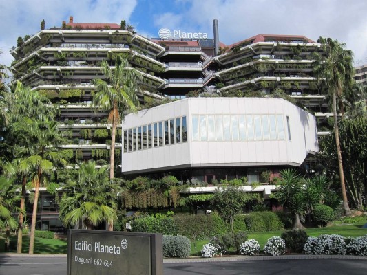 Banco Sabadell se queda con la sede de Planeta y García Lara deja de ser consejero