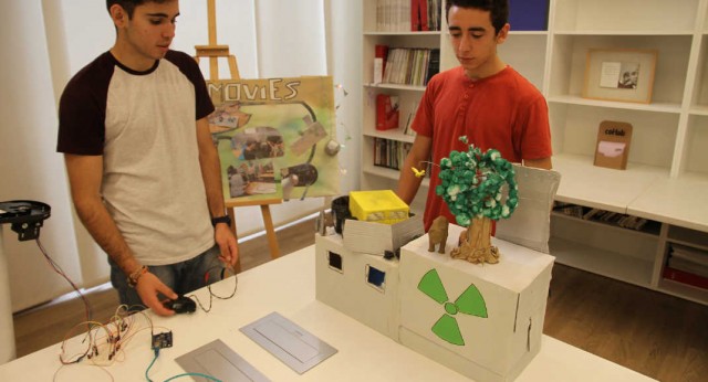 Estudiantes de secundaria exhiben los cortos de animación que han elaborado con impresión 3D
