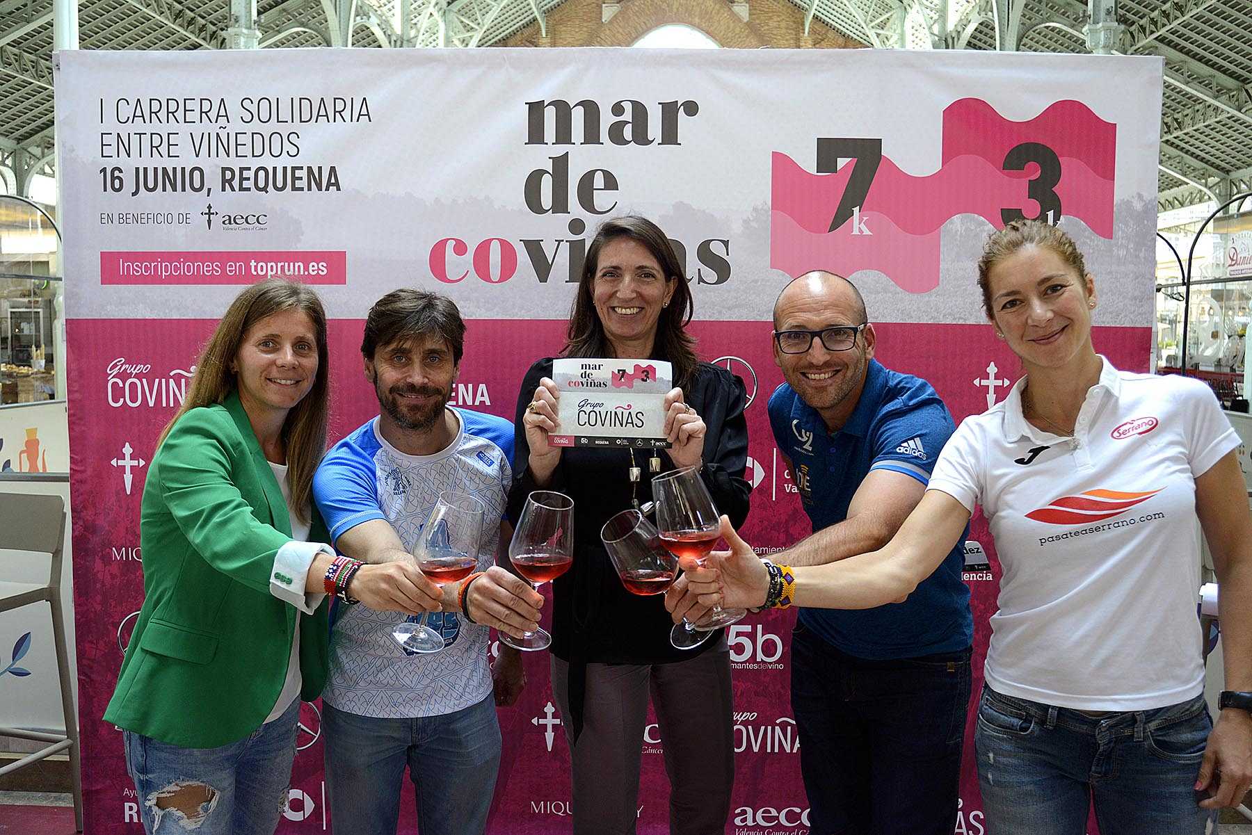 El running solidario, la gastronomía y el ‘tardeo’ toman Requena con 
‘Mar de Co-Viñas’
