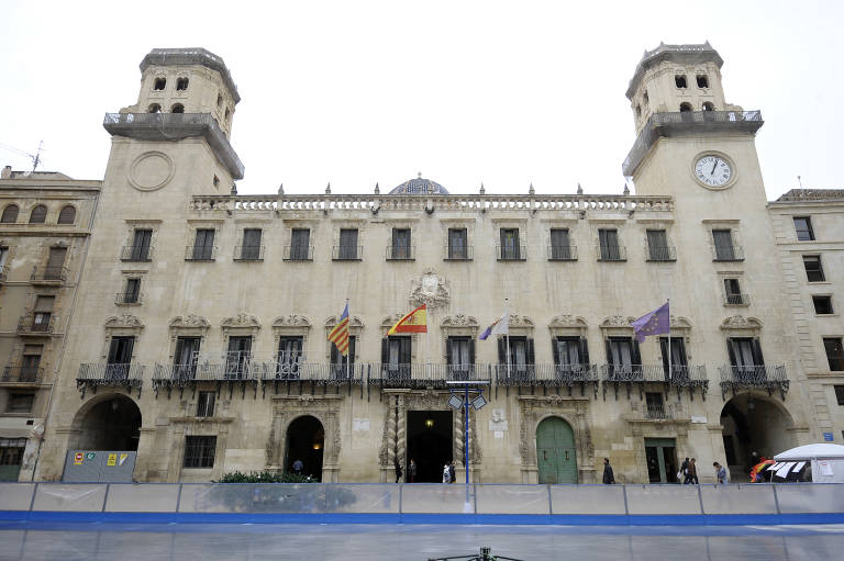Alicante estudia recurrir la sentencia sobre el cobro de impuestos y acelera su tribunal económico