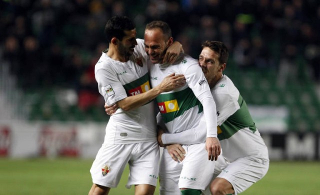 El Elche defiende su ventaja ante el Murcia en su camino hacia el ascenso