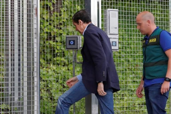 El auto de prisión de Zaplana cita a tres empresas con las que se podría haber realizado blanqueo