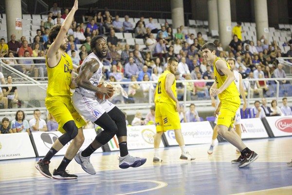 El HLA Alicante inicia con mal pie la final
