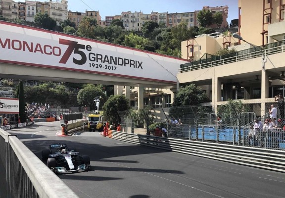 Hamilton busca el 'hat-trick' en el regreso de Alonso a Mónaco